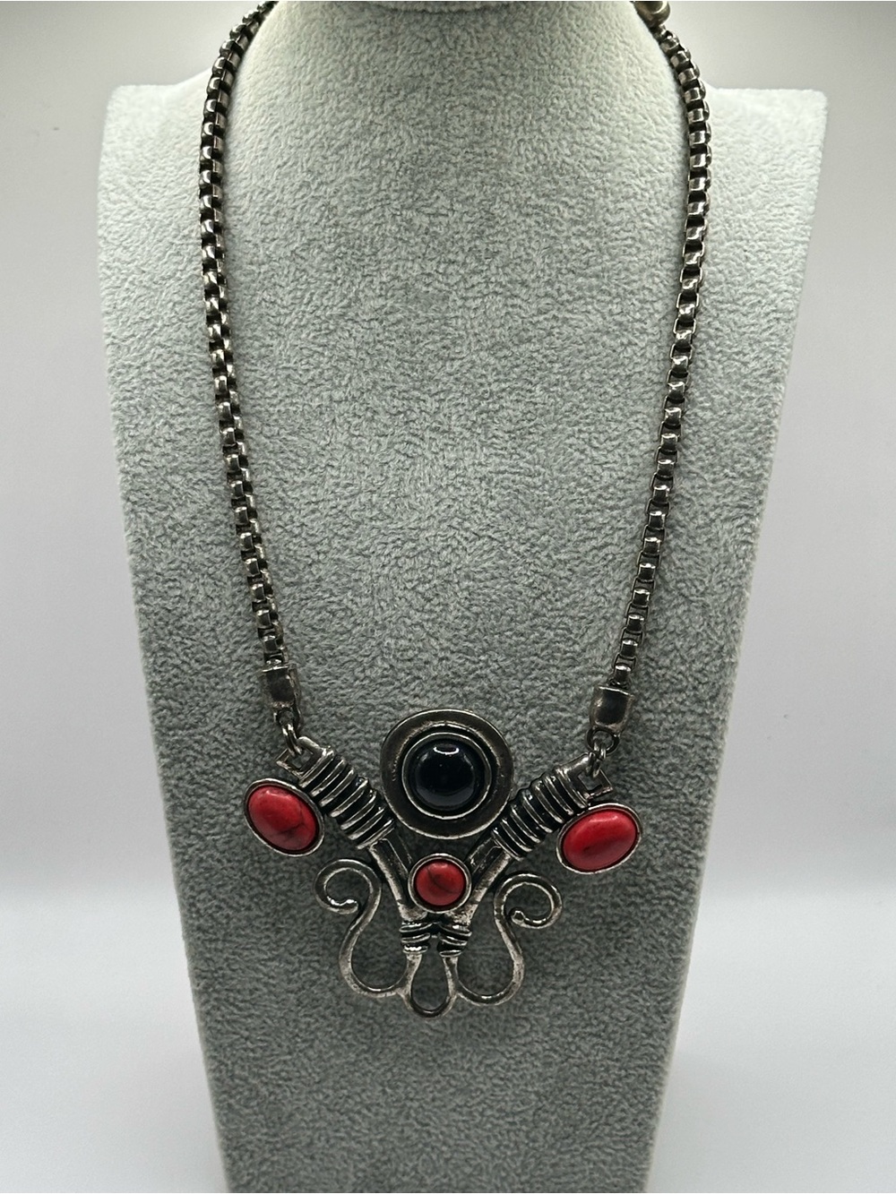 Boho Chunky Silver Tone Red & Black Stone Pendant Necklace